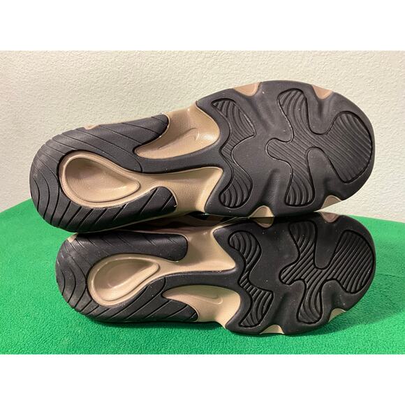 Men's Nike Tech Hera Size 12 New in Box FJ9532-110 Lt Orewood Brown/Black - Picture 4 of 11